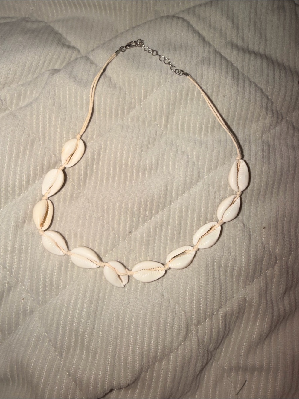Shell Bead Choker Necklace - White